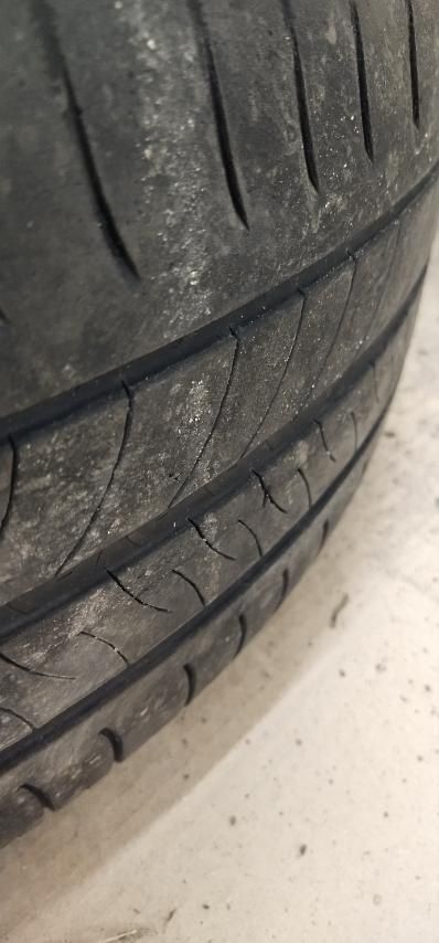 Диски та шини для Nissan