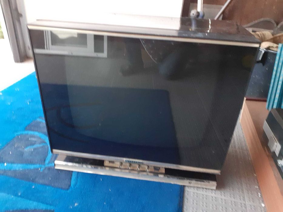 televisão a preto e branco