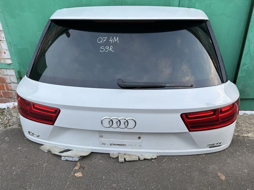 Кришка багажника ляда кляпа Audi Q7 4M 2015-2019 4M0827025D