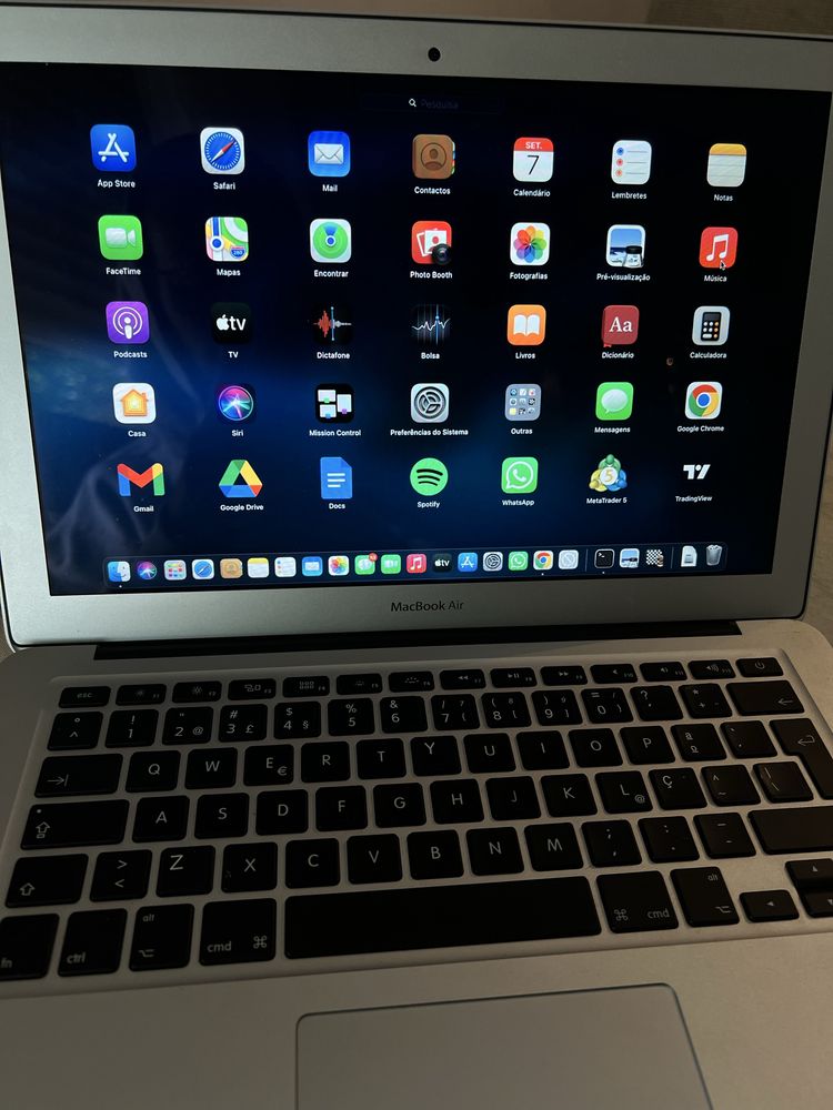 MacBook Air 13” (2014) - i5 | 4GB RAM | SSD Rápido | Bom Estado
