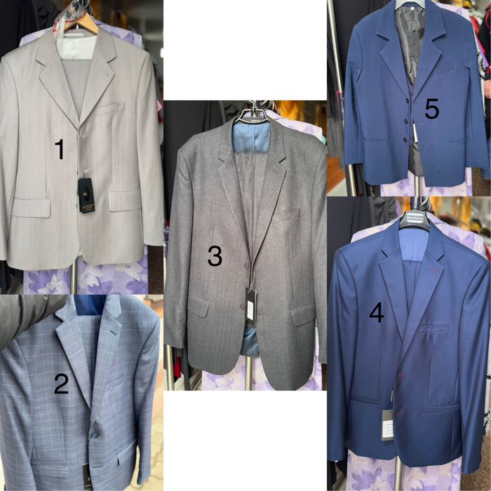 Розпродаж чоловічих костюмів