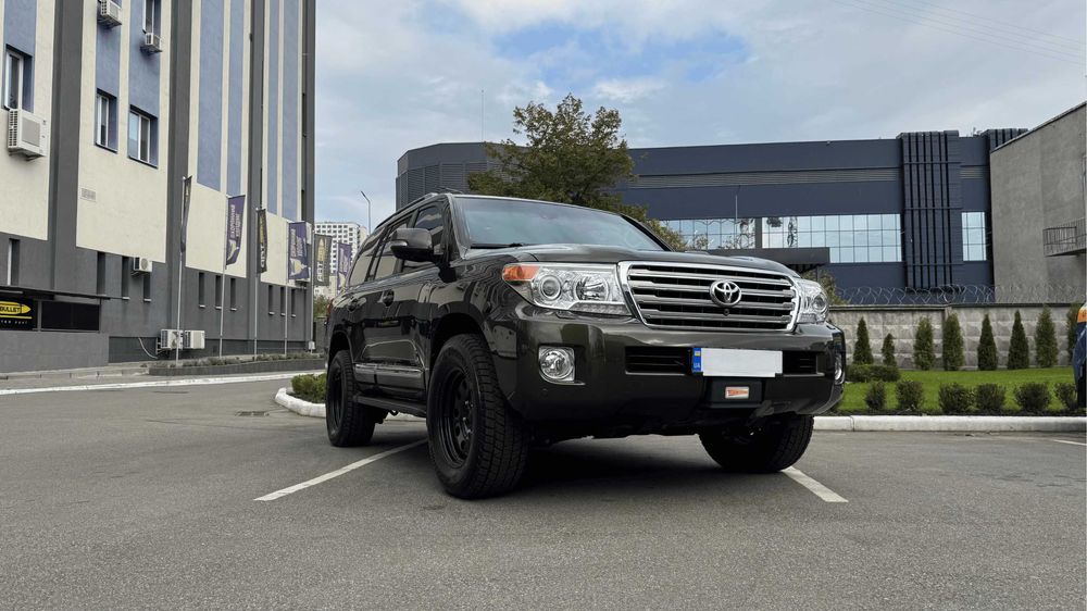 Toyota Land Cruiser 200 Броньована