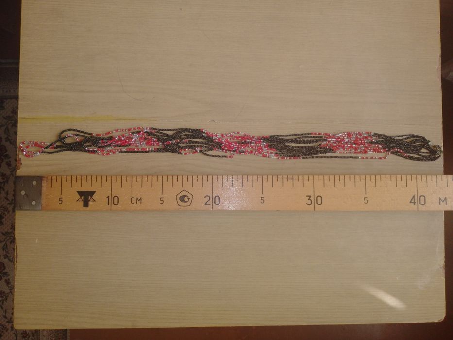 Продається біжутерія з бісеру.