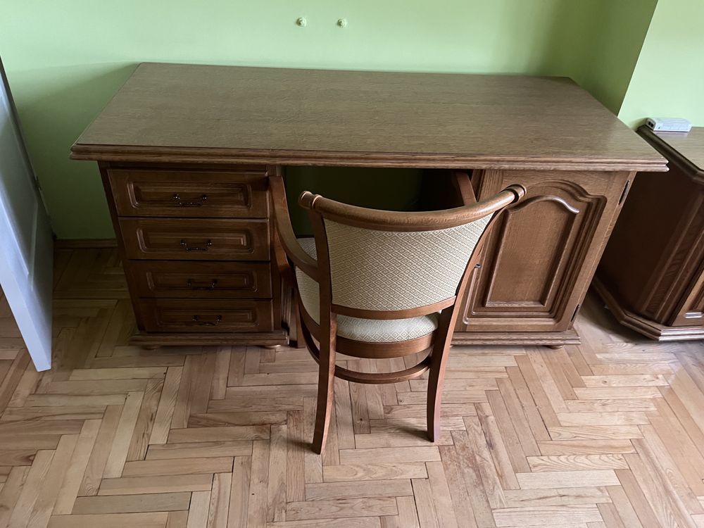 Komplet mebli drewnianych