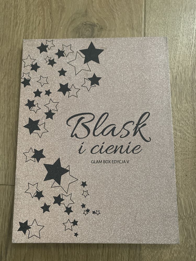 Paleta cieni GlamBox edycja V Blaski i cienie Glam shop