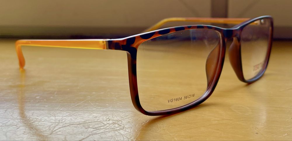 Eleganckie oprawki  VERTIGO Eyewear – wybierz swój idealny model!
