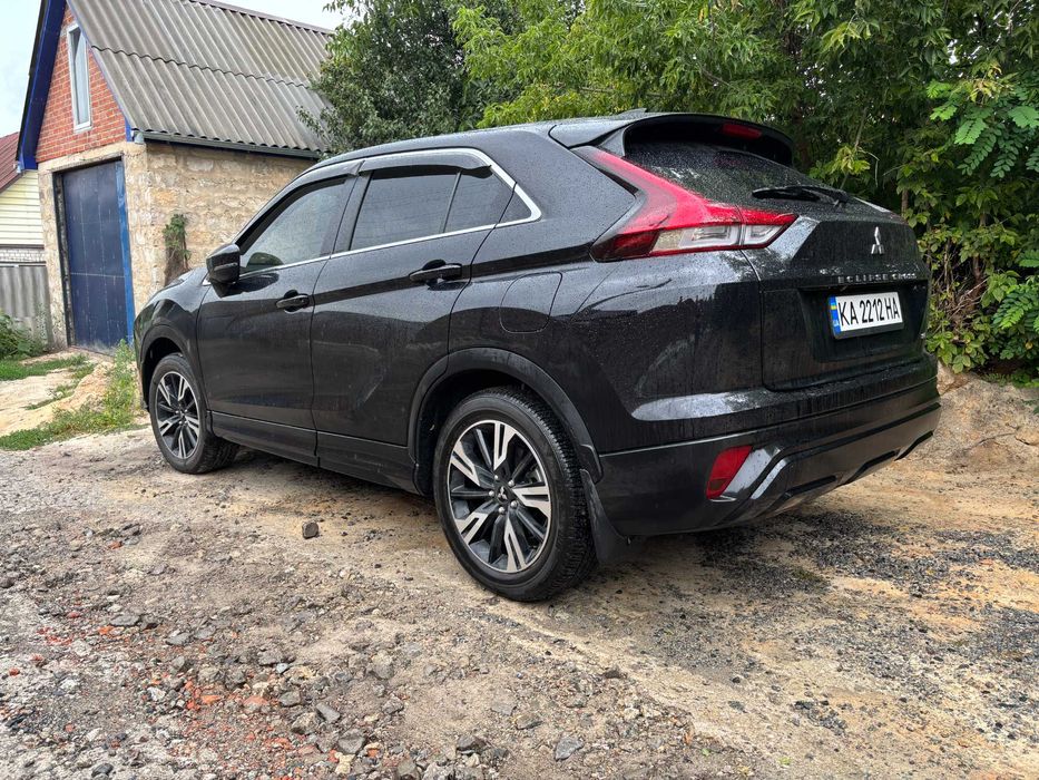 Mitsubishi Eclipse Cross 2023 SEL 1.5 (бензин) США