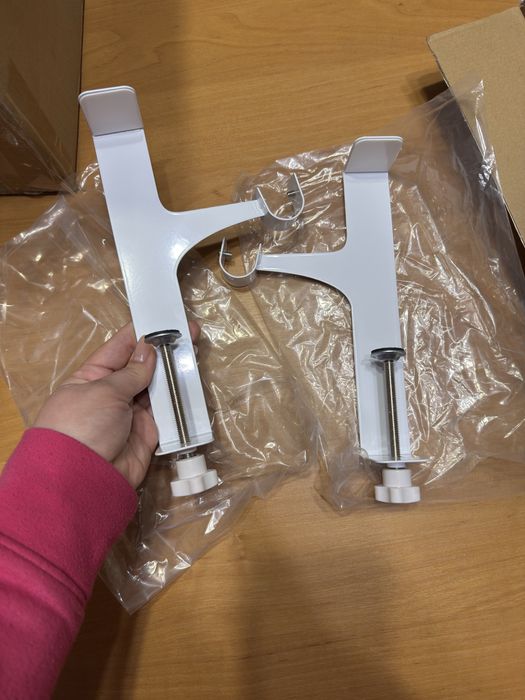 Кронштейни для карнизу