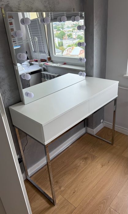 NOWA biala toaletka z lustrem Led