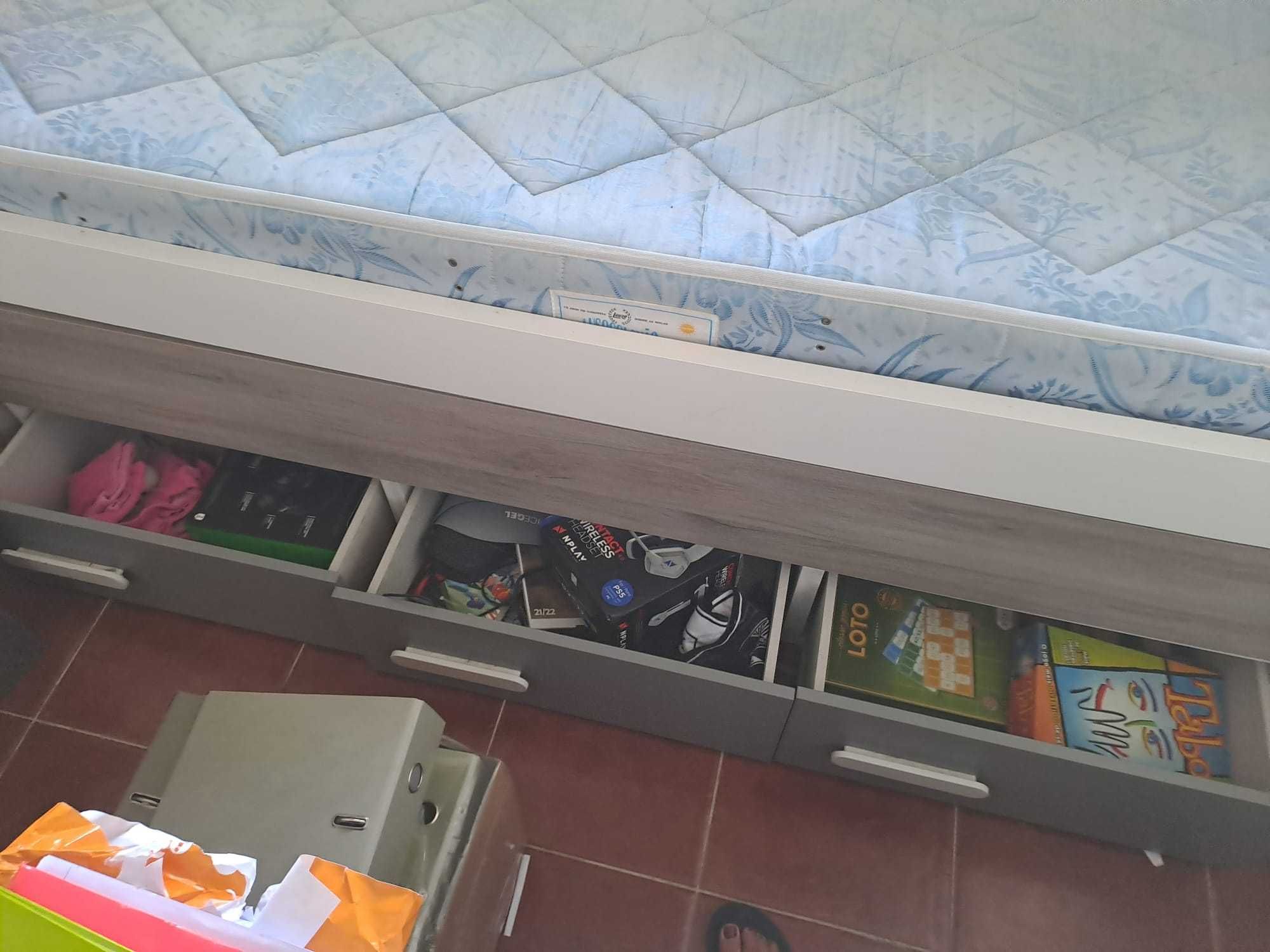 Cama Dupla com 1 colchão