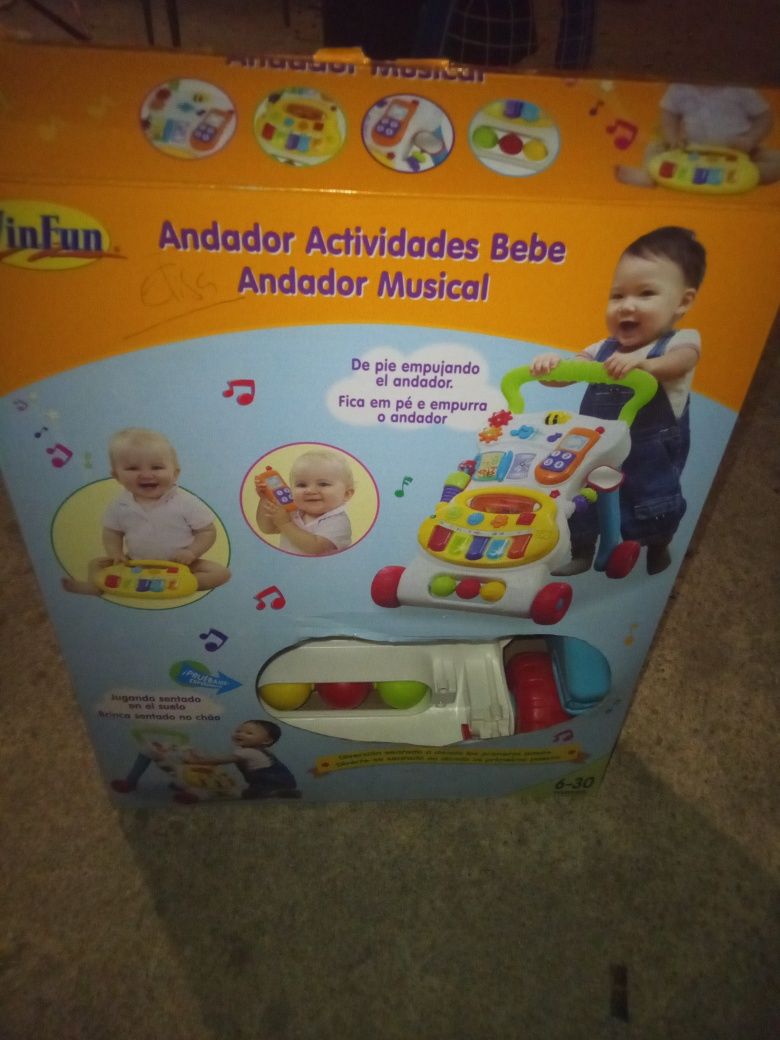 Andarilho para bebe aprender andar