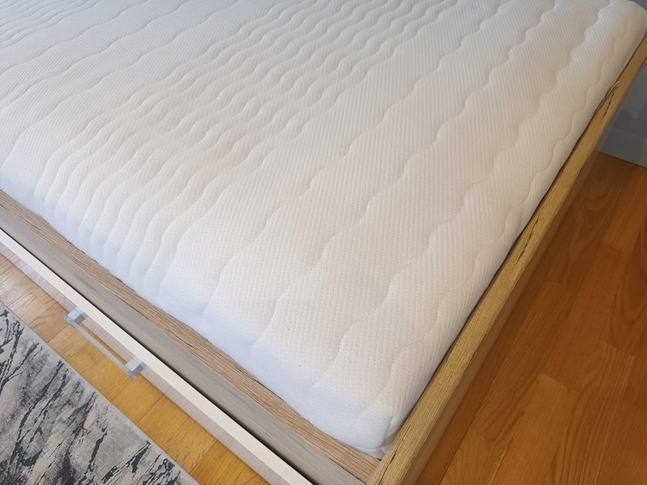 Regał + łóżko z materacem + biurko + krzesło obrotowe