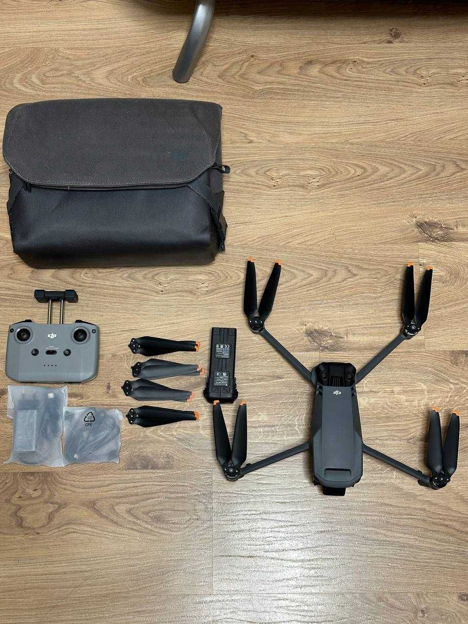 Квадрокоптер дрон DJI Mavic 3