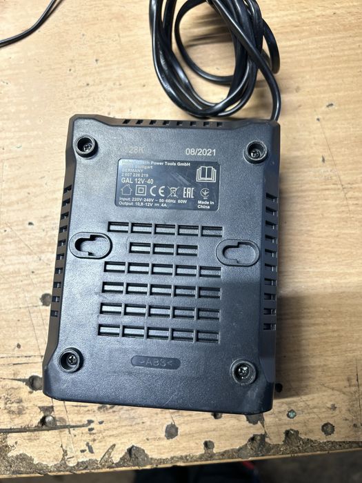 Bosch GAL 12V ładowarka