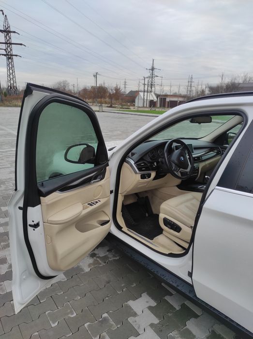 Автомобіль BMW X5