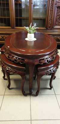 Kolonialny rzeźbiony stolik kawowy
