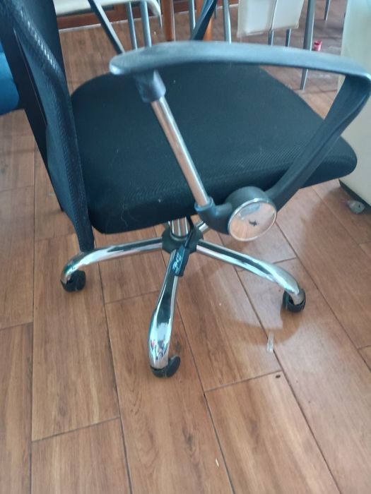 Krzesło biurowe czarne