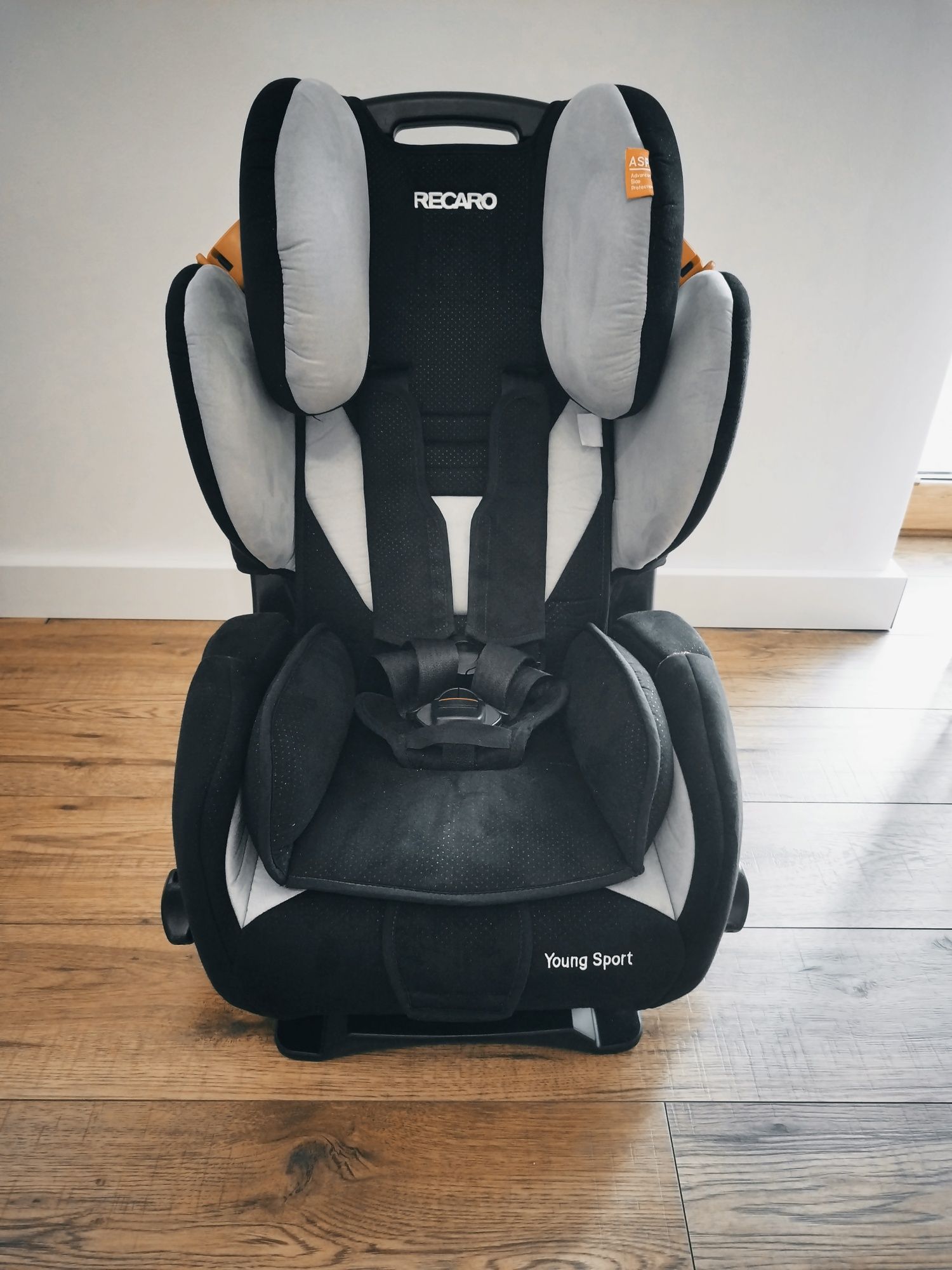 Fotelik Recaro young sport  9-36 kg