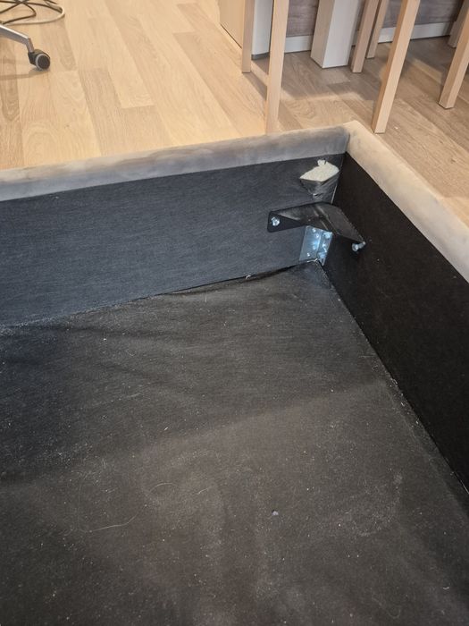 Łóżko ze schowkiem, z materacem
Na sprzedaż oferuję