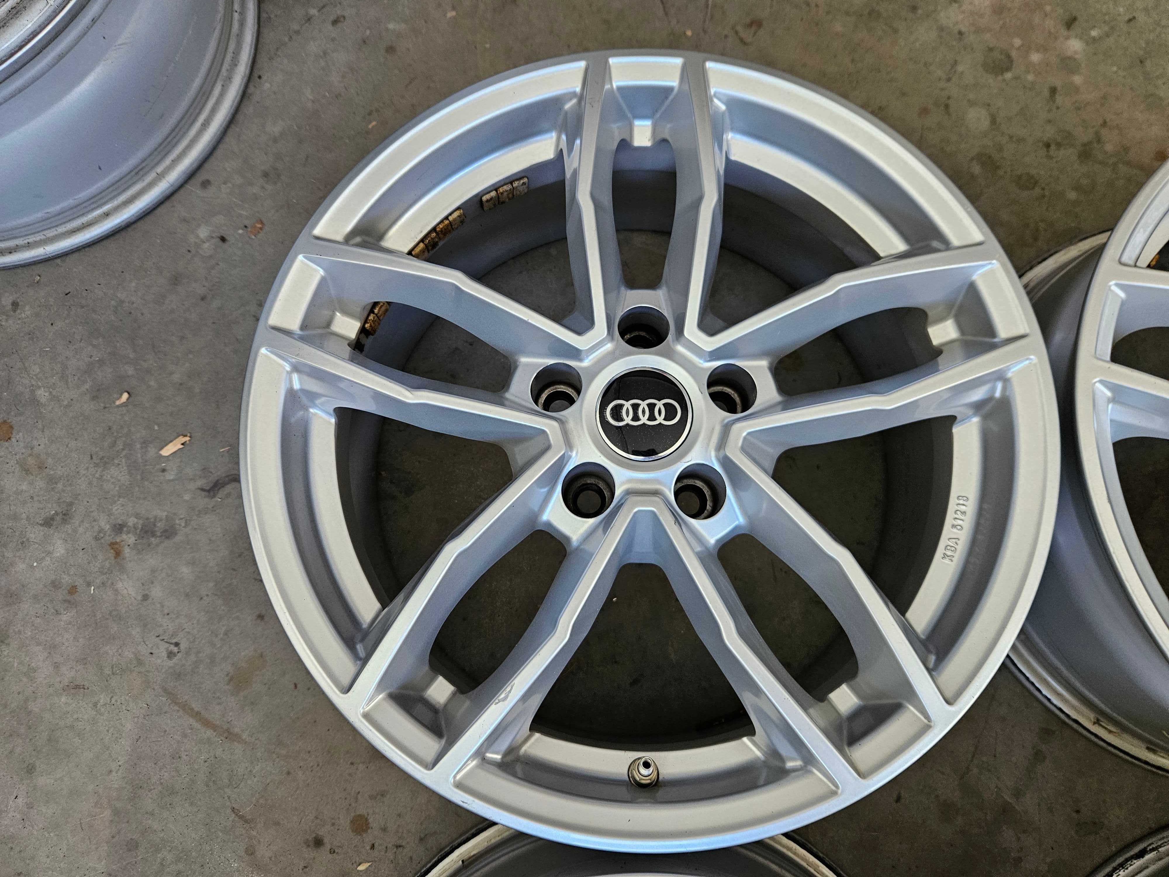 Alufelgi 17" Audi A3 8p 8v 8y A4 b6 b7 b8 b9 a6 c5 c6 q3 S-line 5x112
