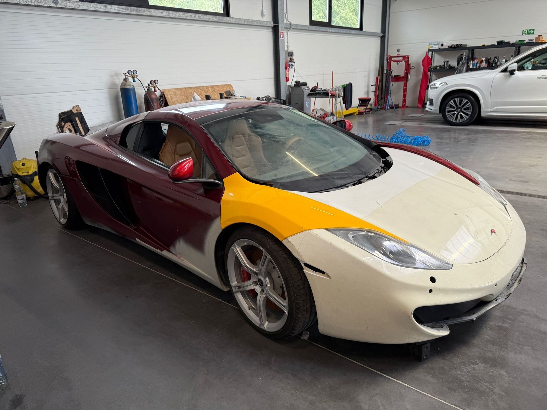 McLaren MP4-12C
