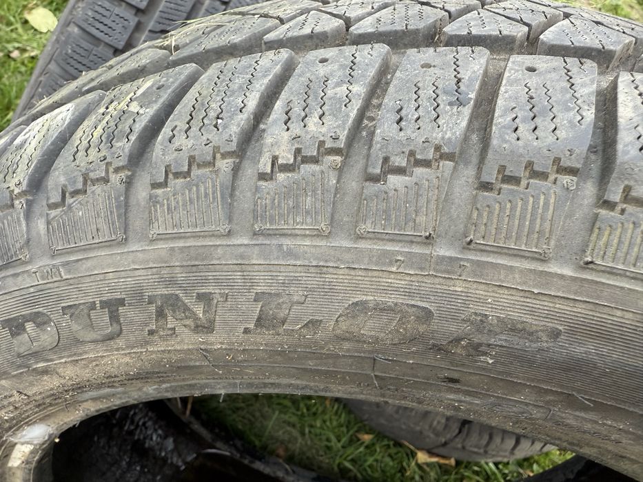 Opona Dunlop LT 60 - 6 215/60/17C