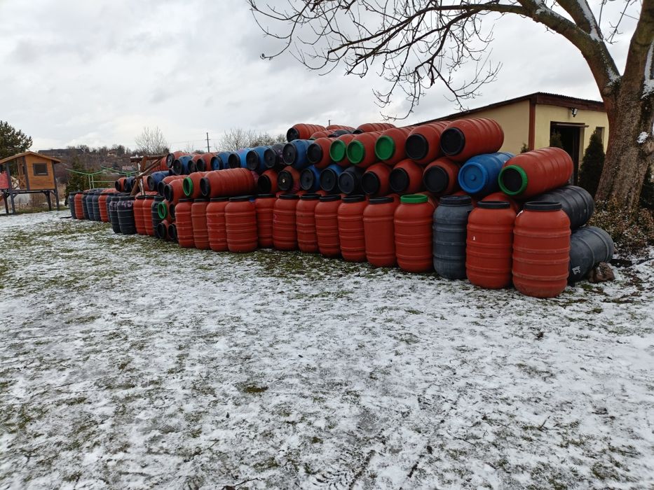 Beczki plastikowe 220l. Mauzer.tunel foliowy