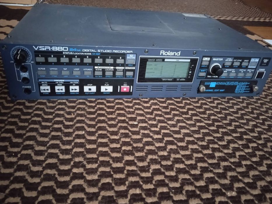 Портативна звукова станція Roland