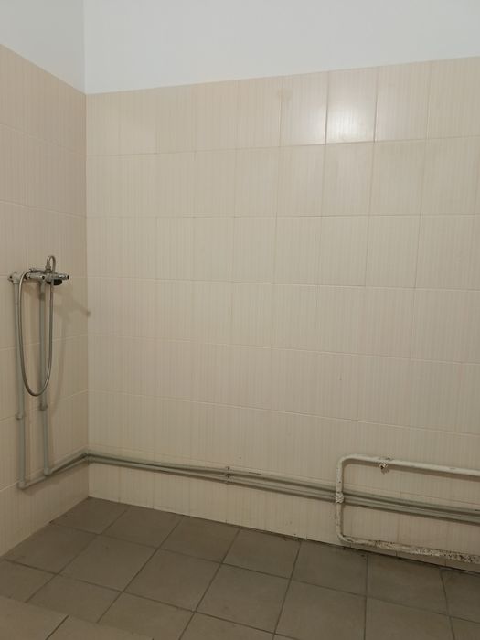 Продам приміщення, район Айсберг, з усіма зручностями.