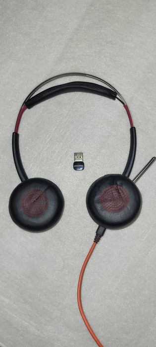 професійна гарнітура Plantronics Voyager Focus UC B825