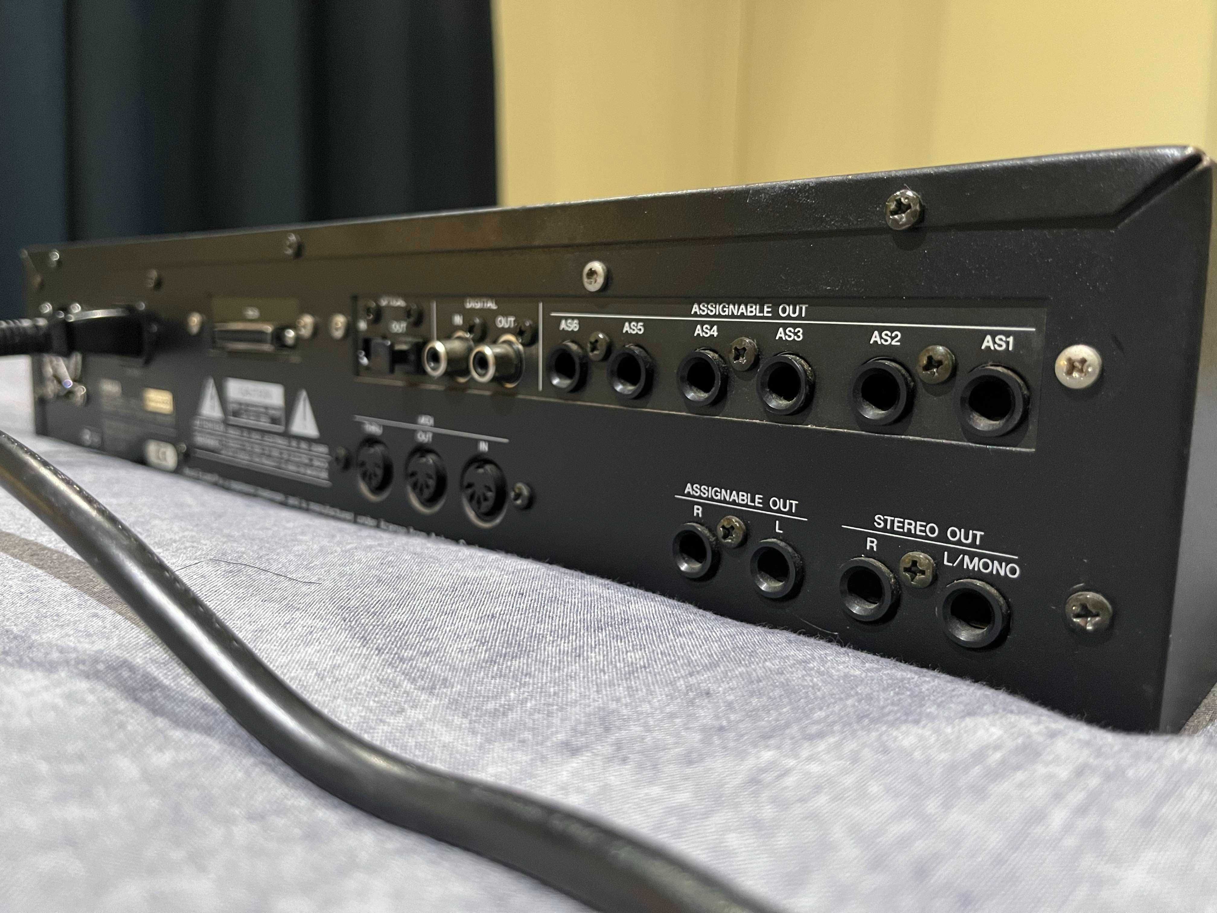 Sampler Yamaha A3000