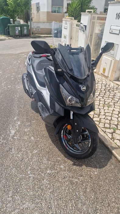 Vendo Sym Cruisym 300