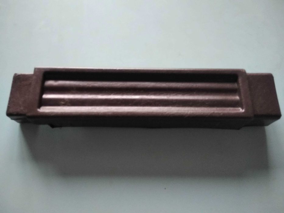 Деталь,соединительная стойка для пластиковый комод