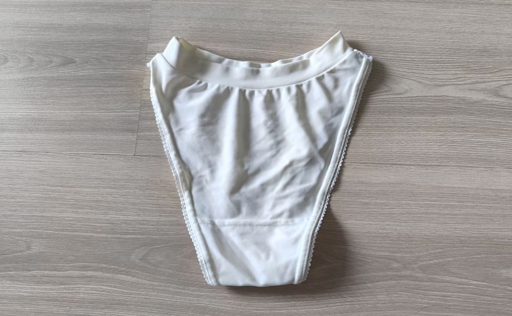 Majtki w kolorze ecru