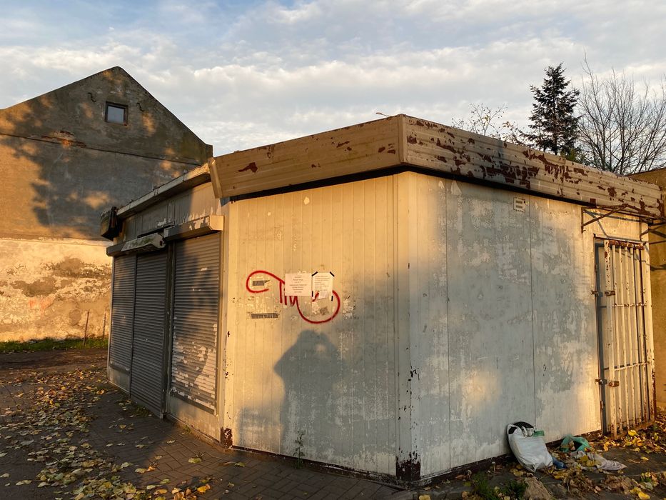 Lokal z płyty warstwowej