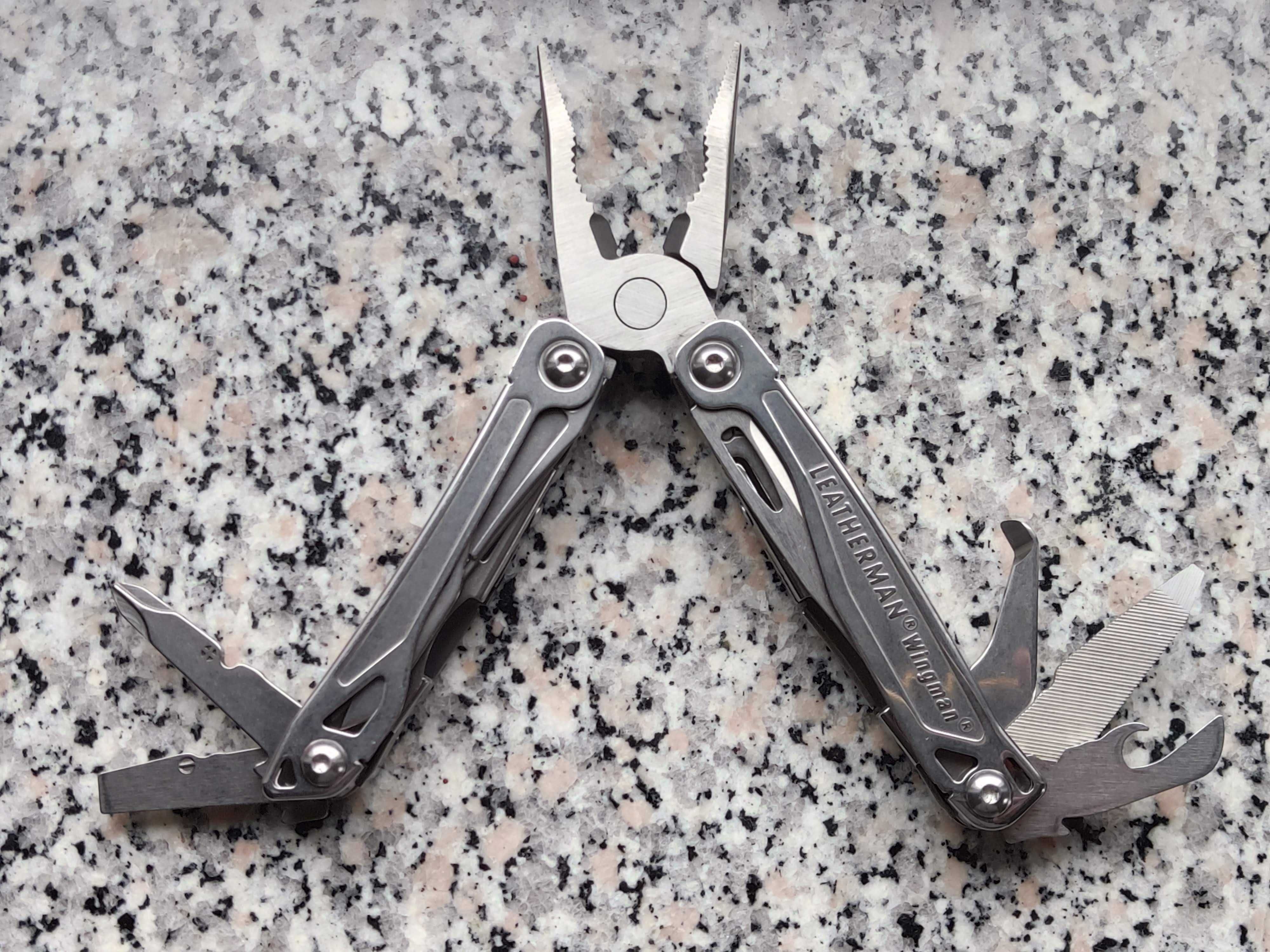 Multitool Leatherman Wingman z Etui