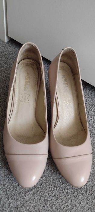 Czółenka skórzane Eska beżowe 38 7cm