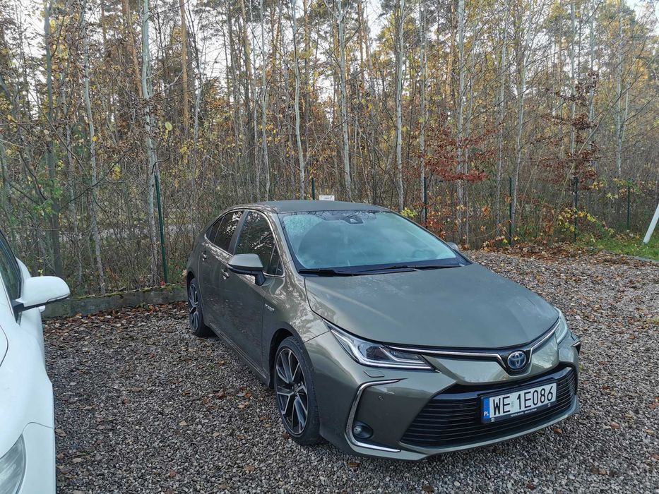 Toyota Corolla sedan 1.8 Hybrid Executive – 2020