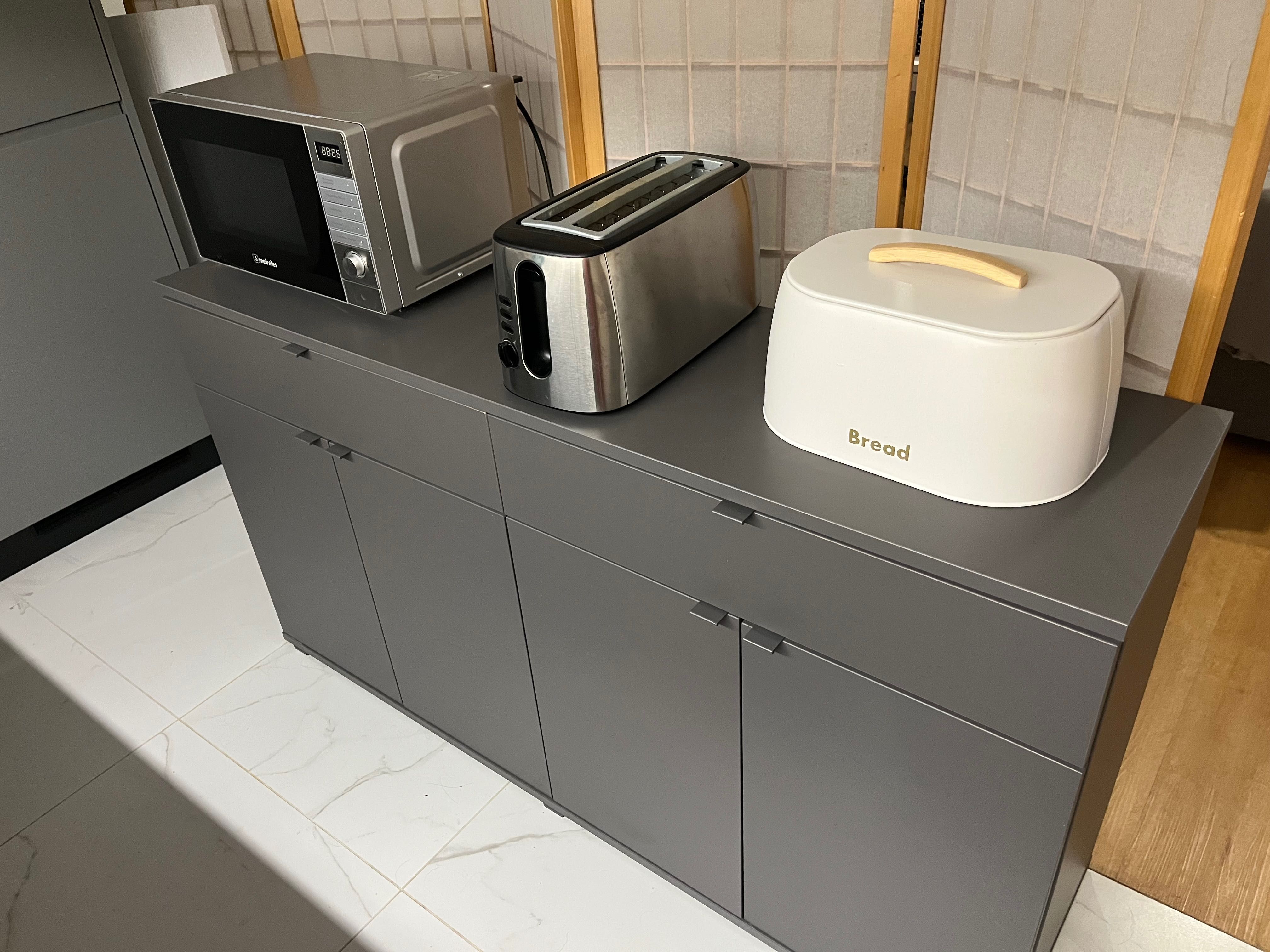 Aparador cinzento escuro Ikea