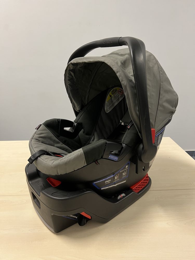 Автокресло/люлька Britax Remer B-Safe 35 + база