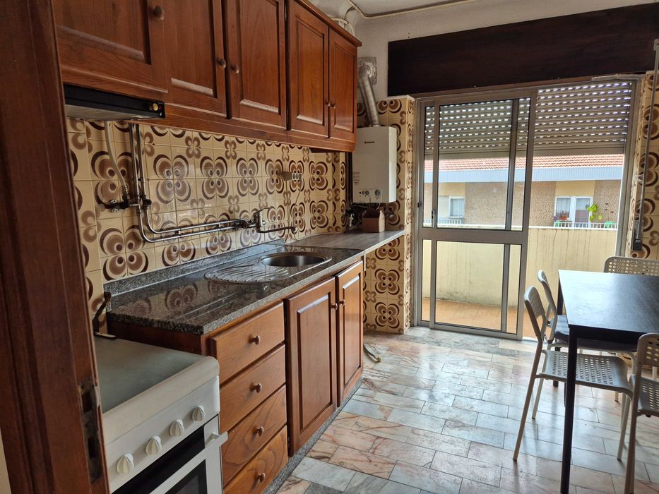 Arrenda se Apartamento T2