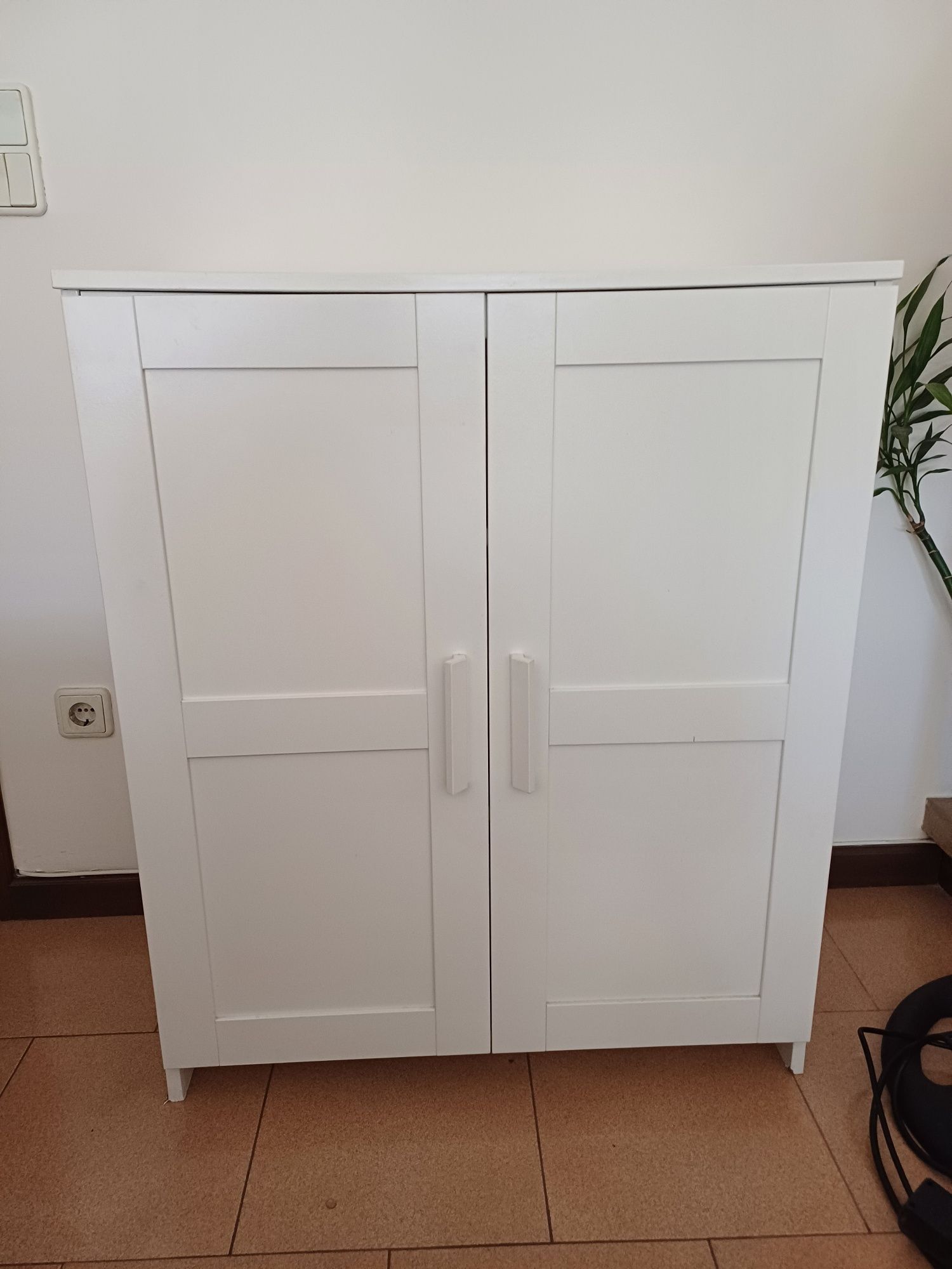 Pequeno móvel de sala 30 e