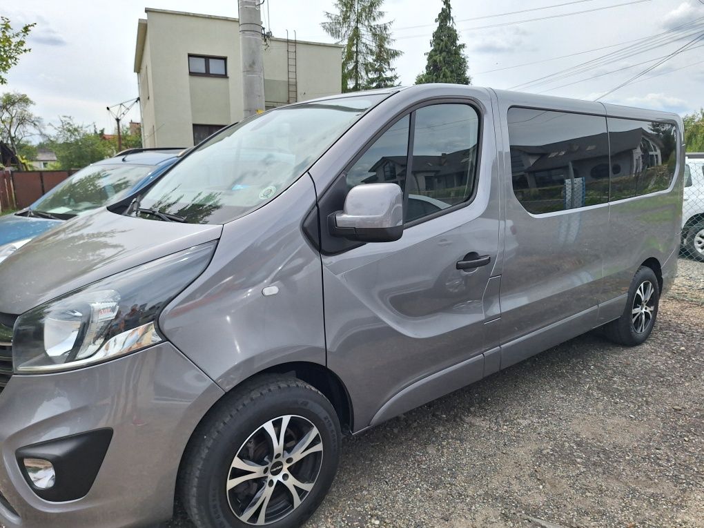 Wynajem busa Opel Vivaro  9 os .(faktura)wolny termin 18 08 -30 08