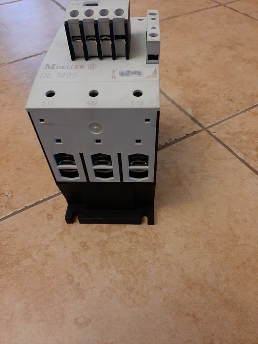 Stycznik mocy Moeller DIL M95 plus ochraniacz DIL M150