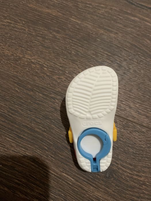 Продаж крокса з МакДональз