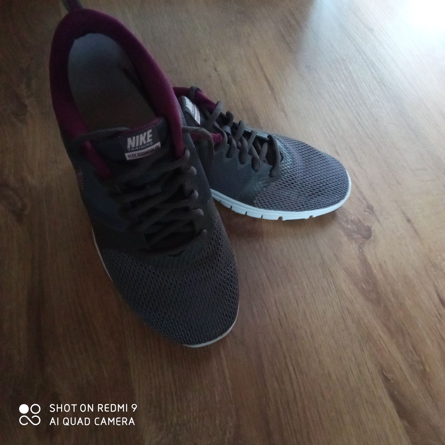 Nike  damskie rozmiar 38,5