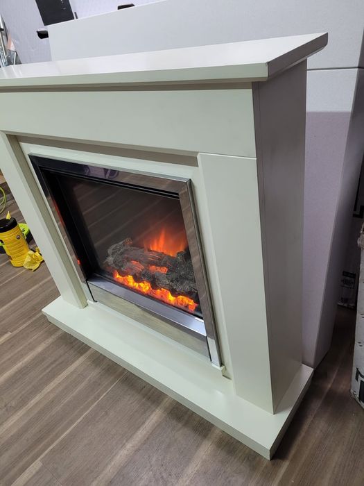 Kominek w obudowie ledowy