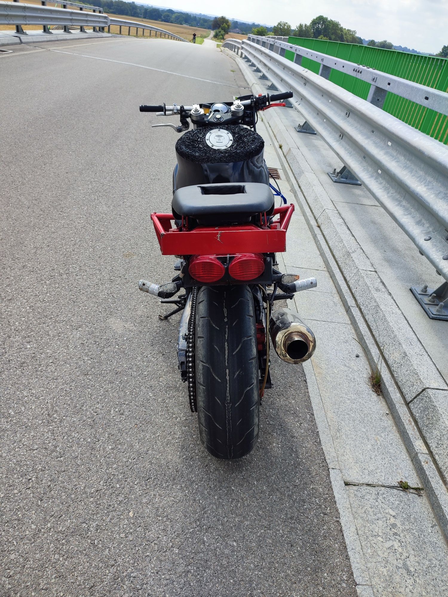 Honda CBR 600 f4i stunt