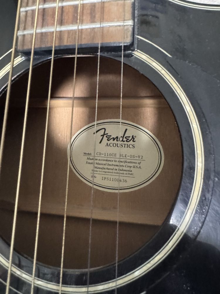 Гітара Fender напівакустика