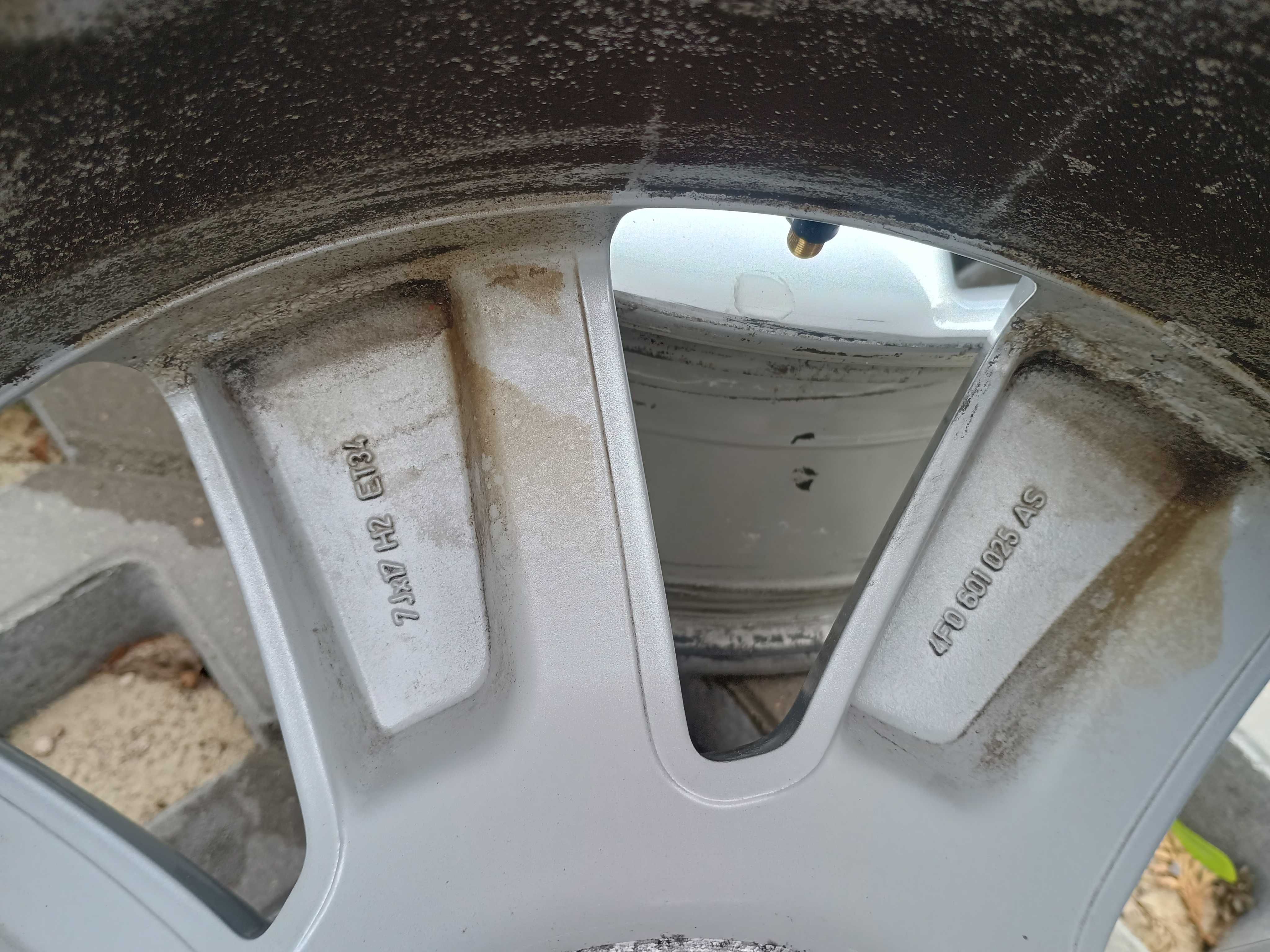 Aluminiowe felgi Audi 17 cali et 34 5x112 7j otwór 57,1 Komplet